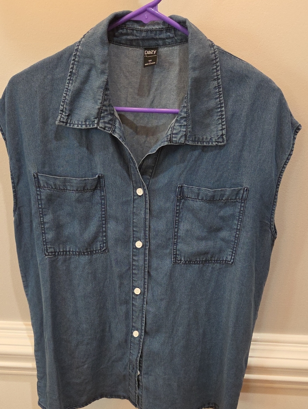 Dazy Sleeveless Denim Button-Down Shirt in Blue